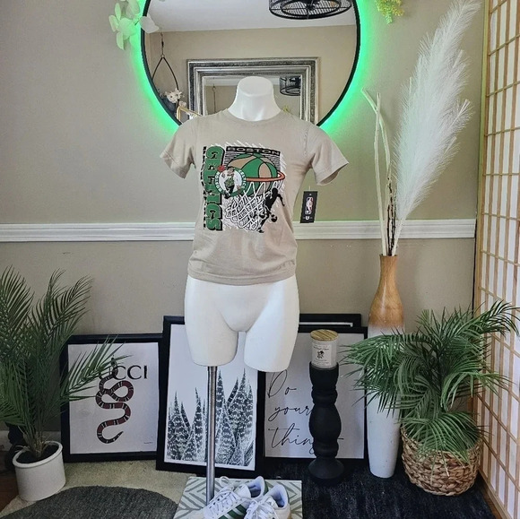 Boston Celtics NBA Basketball Fan Gear - Picture 6 of 7